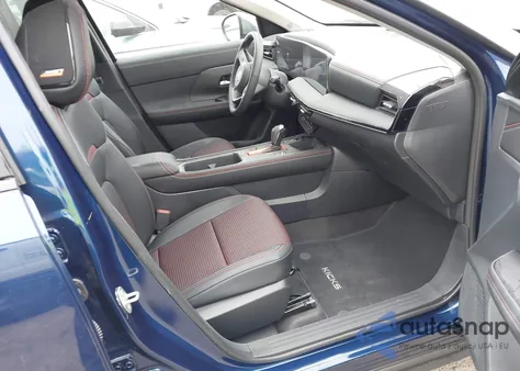 2025 Nissan Kicks Sr Intelligent Awd z USA, uszkodzony, nr VIN 3N8AP6DD7SL403919